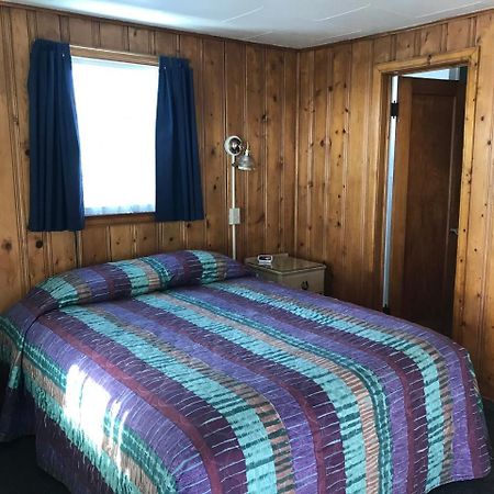 Trail Riders Motel กรานบี ภายนอก รูปภาพ